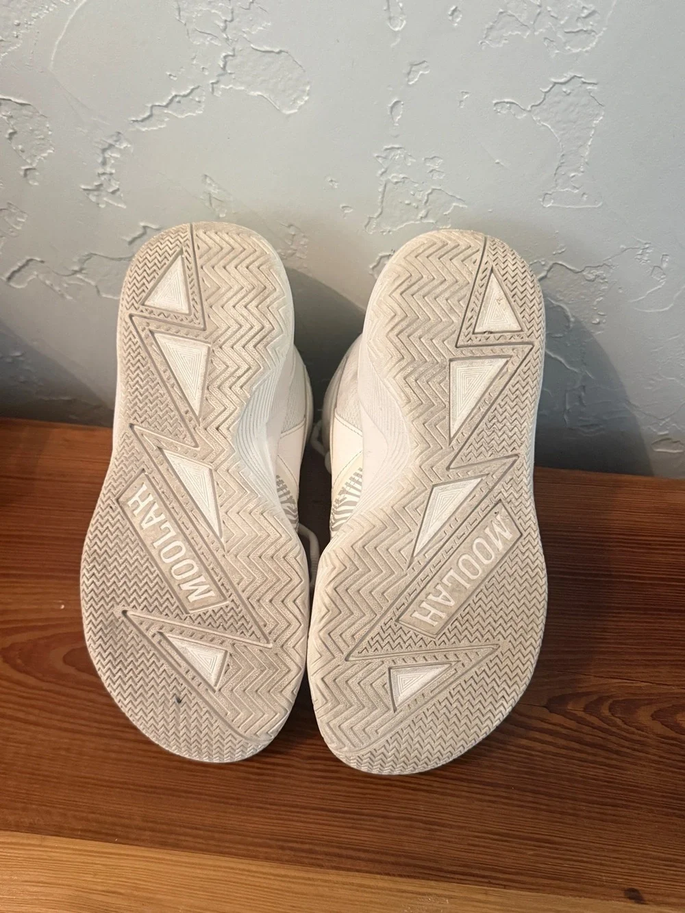 Moolah kids white